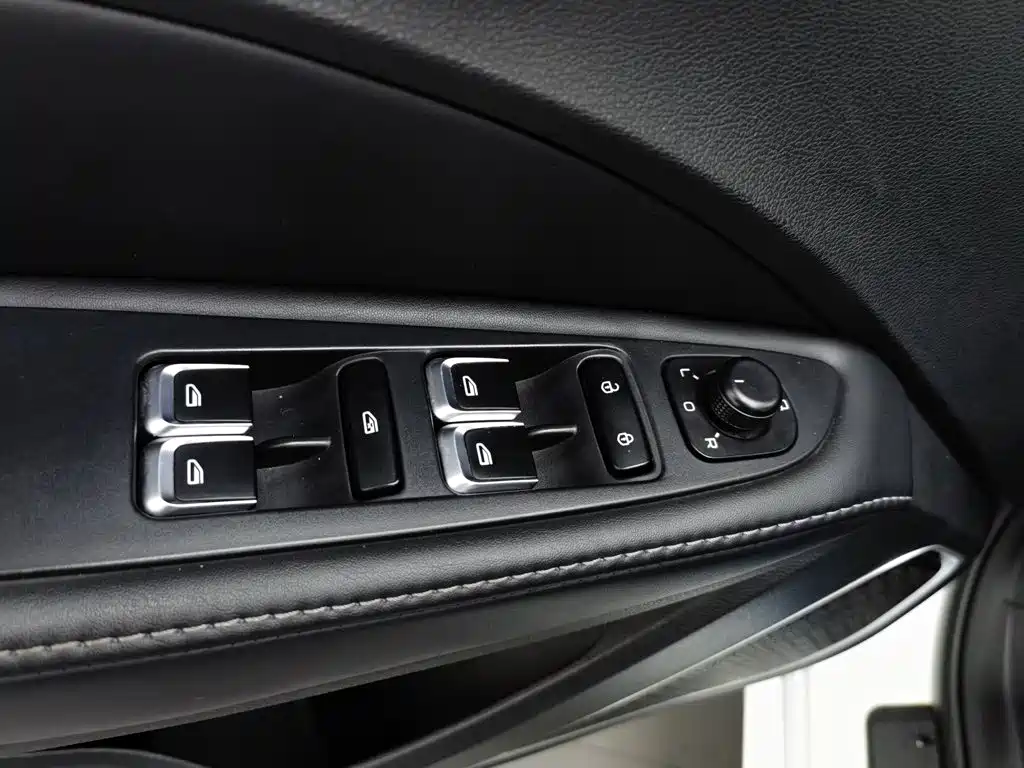 Geely Emgrand — миниатюра 9