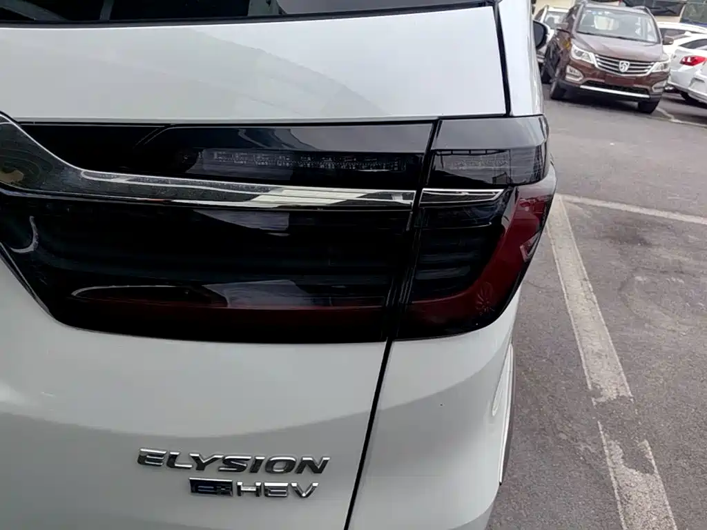 Honda Elysion — миниатюра 8