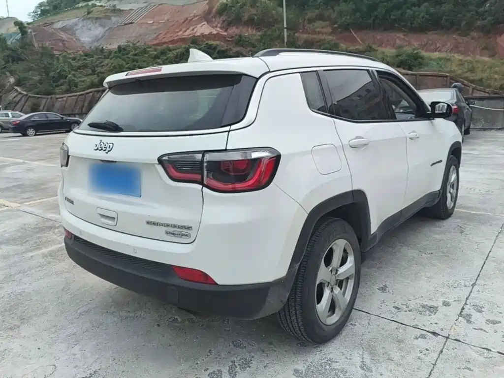 Jeep Compass — миниатюра 7