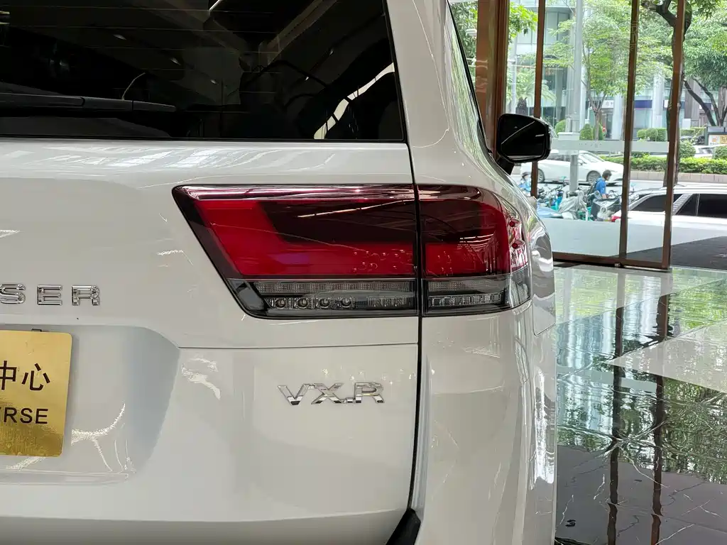 Toyota Land Cruiser 2023 3.5T VX-R