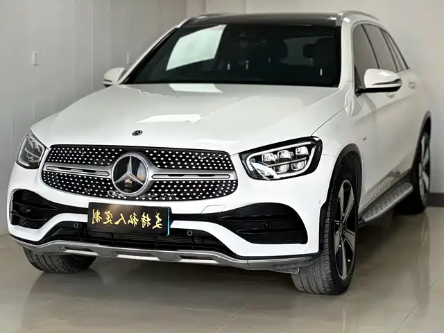 MERCEDES-BENZ GLC