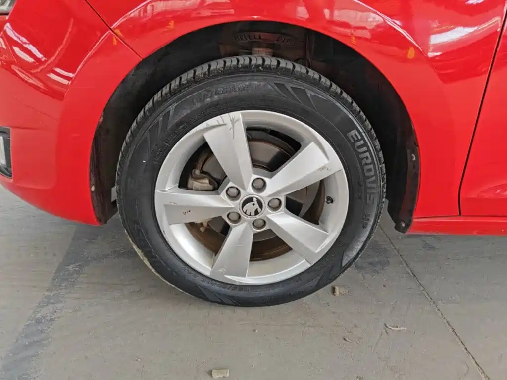Skoda Rapid Spaceback — миниатюра 23