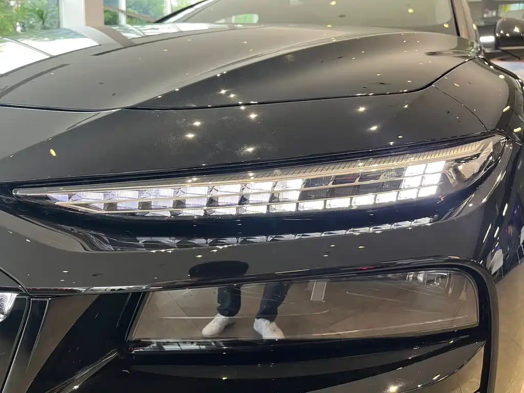Audi A6L e-tron — миниатюра 14