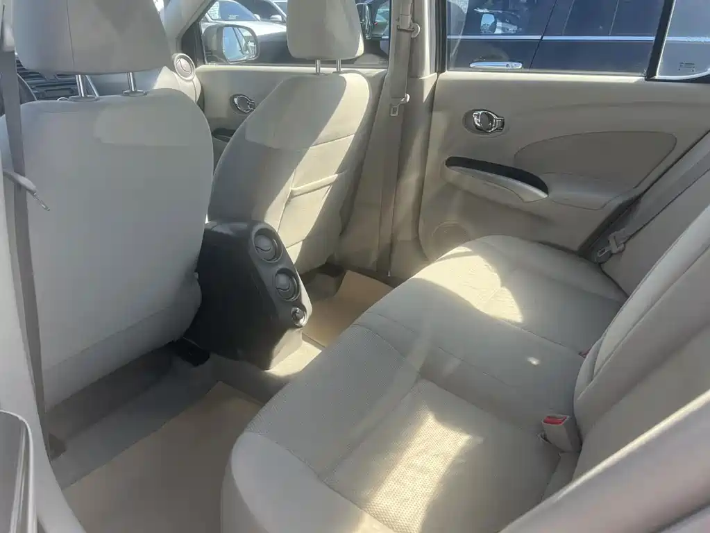 Nissan Sunny — миниатюра 8