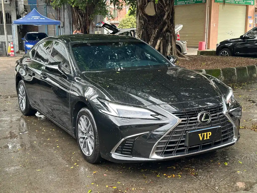 Lexus ES 2025 300h Premium
