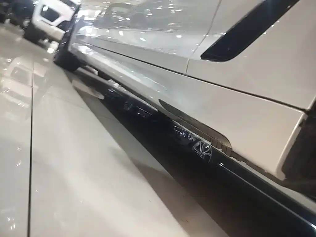 BMW 5 Series New Energy — миниатюра 21