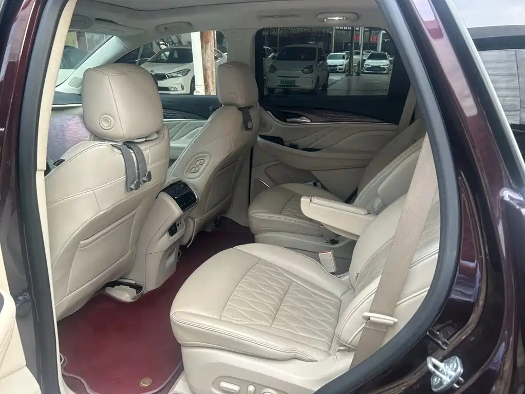 Buick Enclave — миниатюра 4
