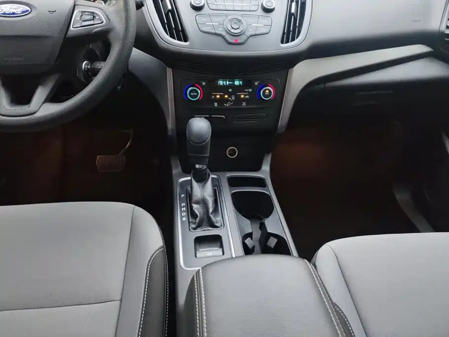 Ford Kuga — миниатюра 16