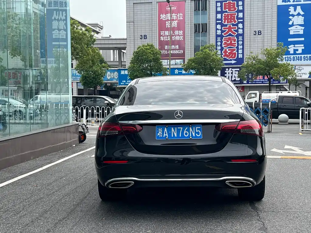 Mercedes-Benz E-Class — миниатюра 10