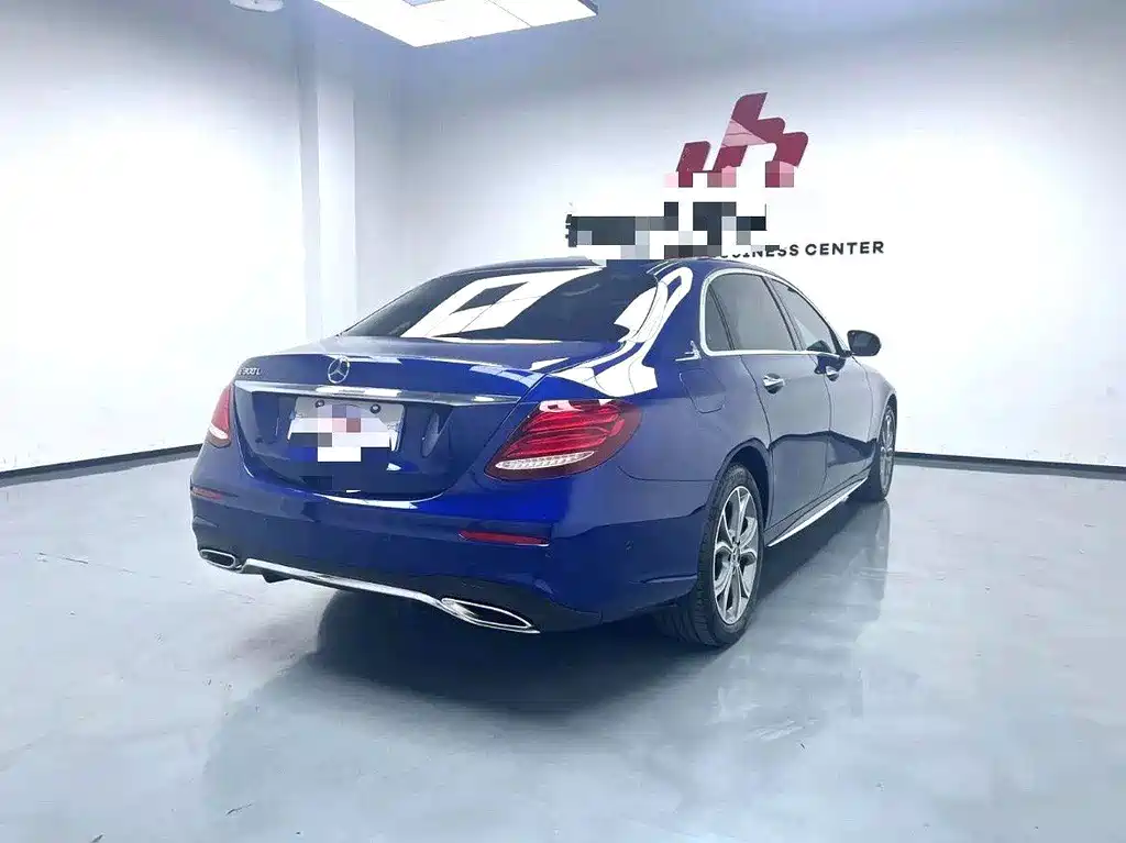Mercedes-Benz E-Class — миниатюра 9