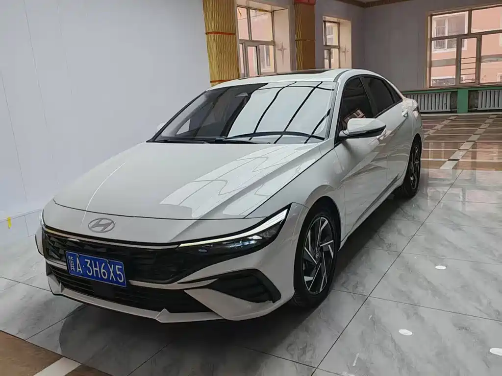 Hyundai Elantra 2023