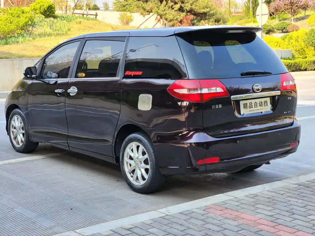 BYD M6 — миниатюра 4