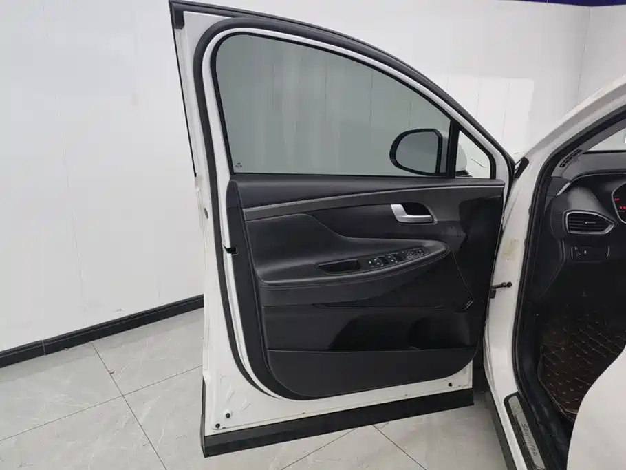 Hyundai Santa Fe — миниатюра 7