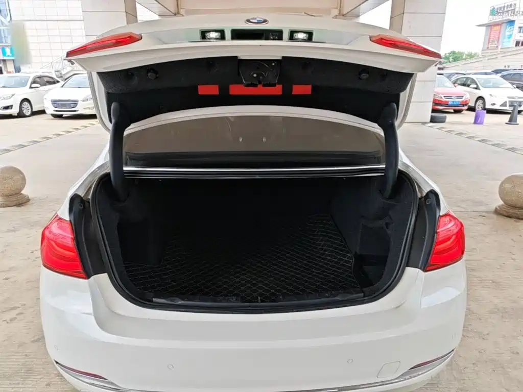 BMW 3 Series — миниатюра 19