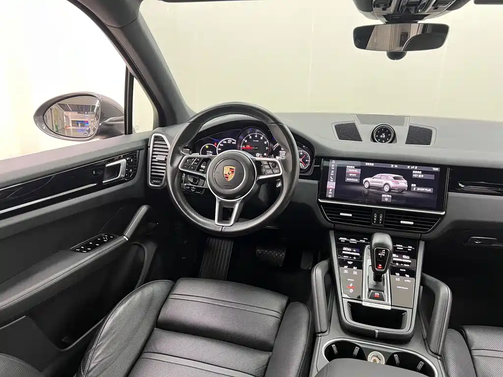 Porsche Cayenne — миниатюра 11