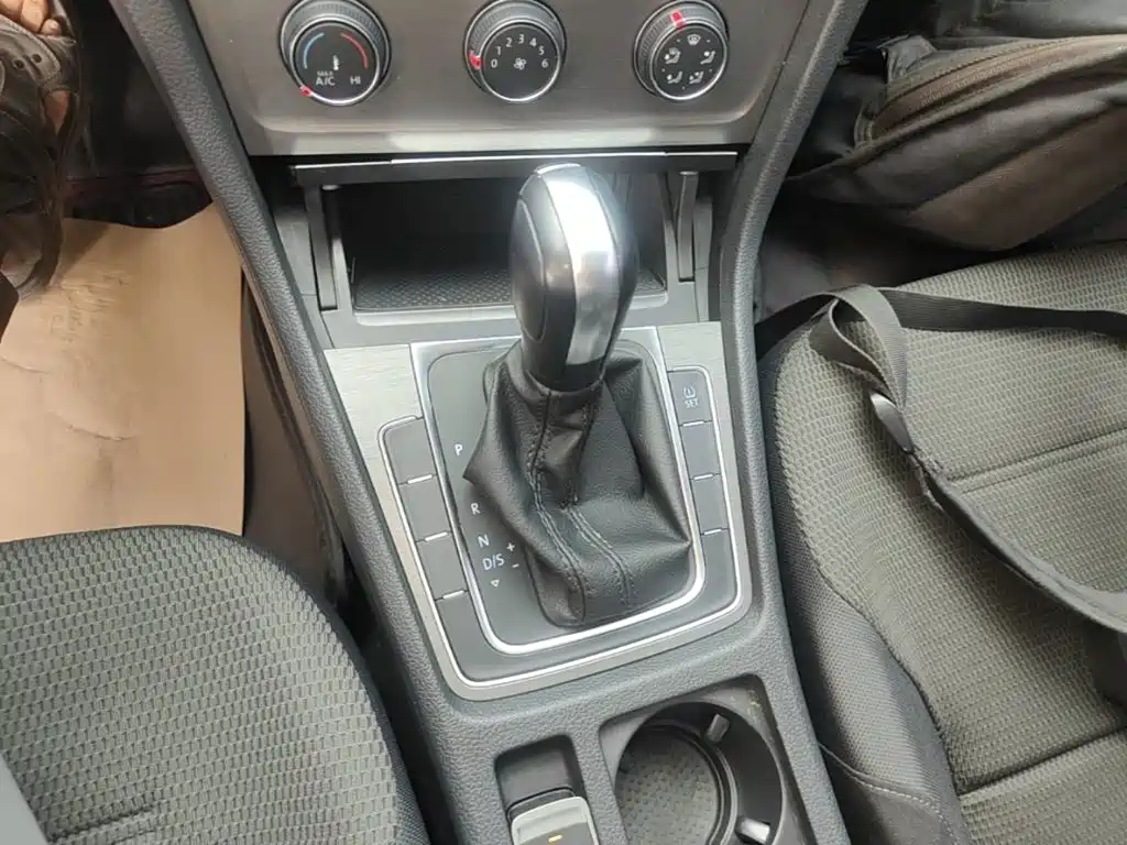 Volkswagen Golf — миниатюра 14