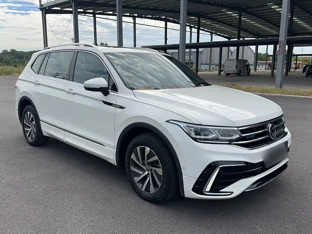 Volkswagen Tiguan L PHEV — миниатюра 11