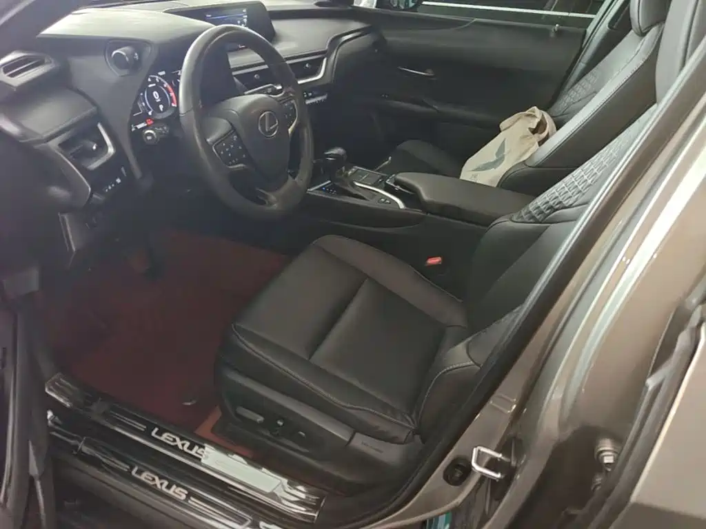 Lexus UX — миниатюра 15