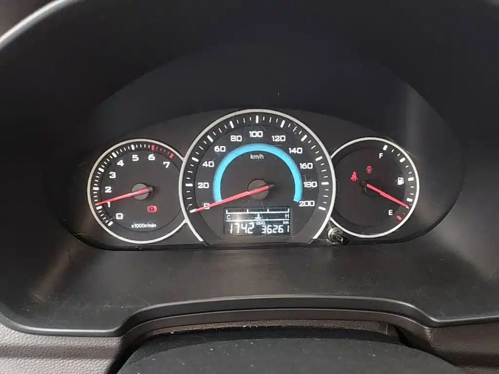 Wuling Hongguang V — миниатюра 8