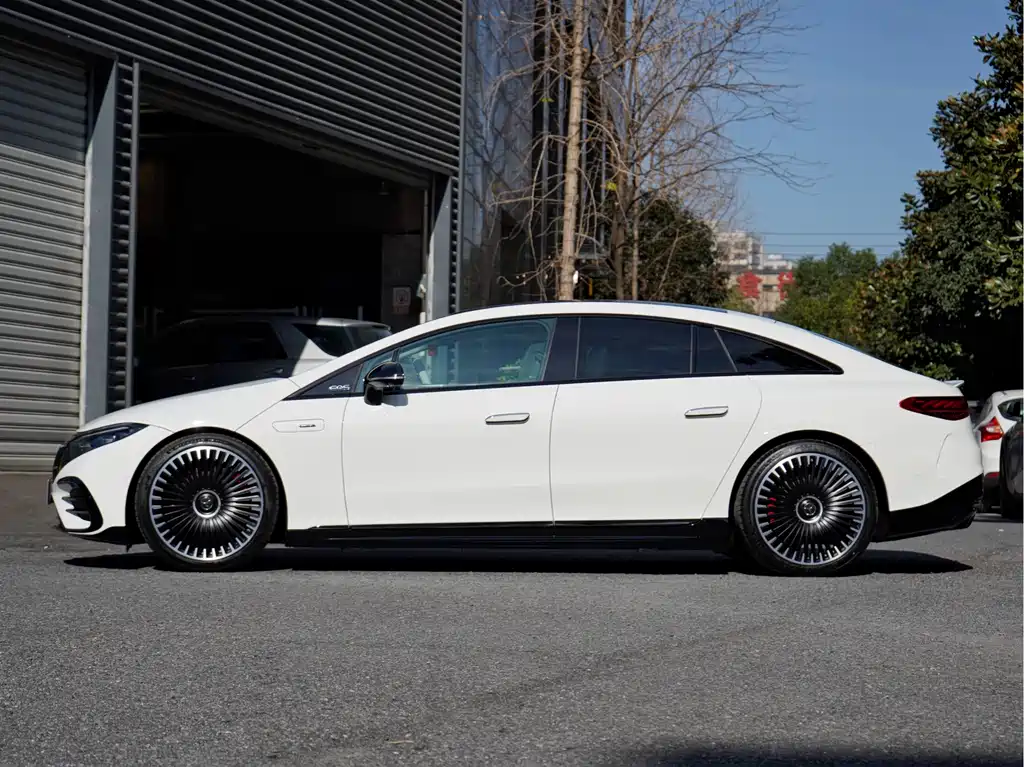 MERCEDES-BENZ EQS AMG