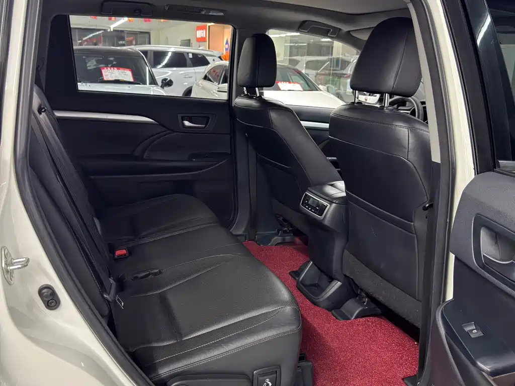 Toyota Highlander — миниатюра 9