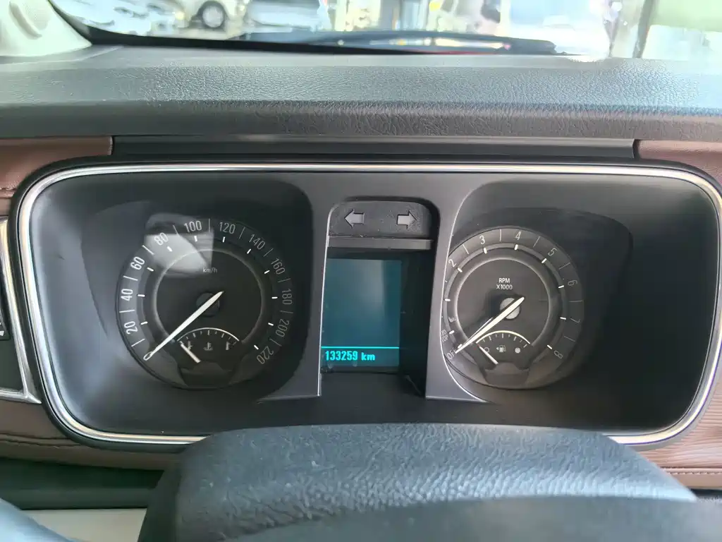 Buick GL8 — миниатюра 7