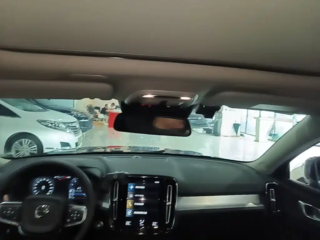 Volvo XC40 — миниатюра 18
