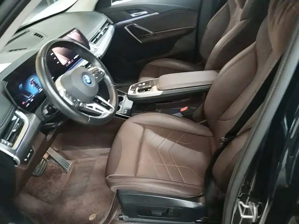 BMW iX1 — миниатюра 15