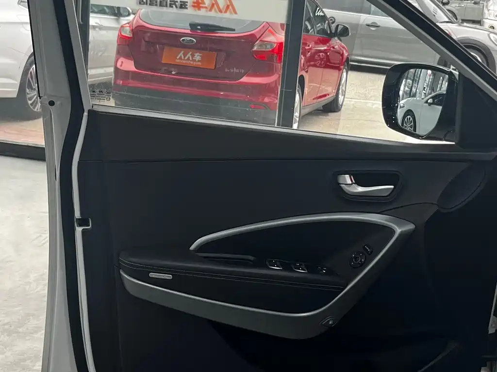 Hyundai Santa Fe 2017 2.0T AT 7 мест