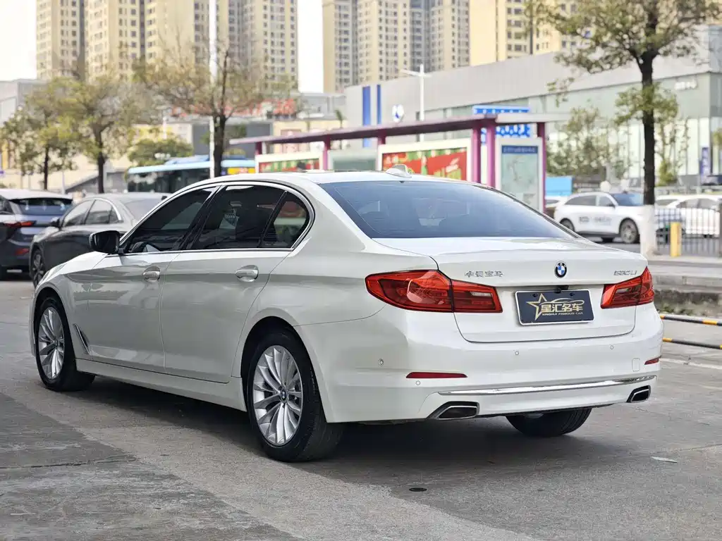 BMW 5 SERIES