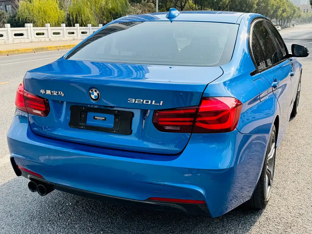 BMW 3 SERIES