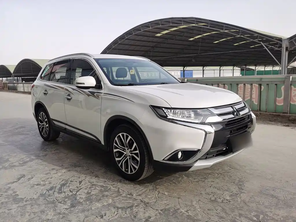 Mitsubishi Outlander — миниатюра 4
