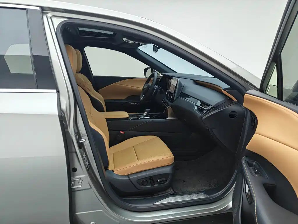 Lexus RX — миниатюра 18