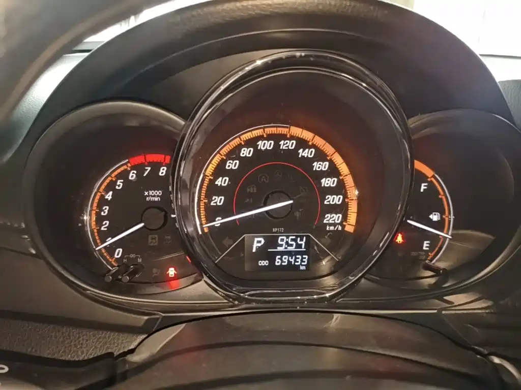 Toyota Yaris L — миниатюра 12