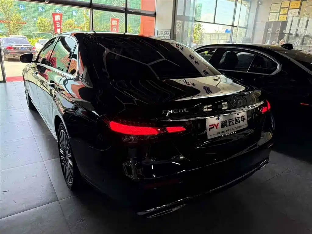 MERCEDES-BENZ E CLASS