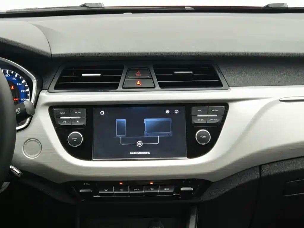 Geely Vision X3 — миниатюра 12