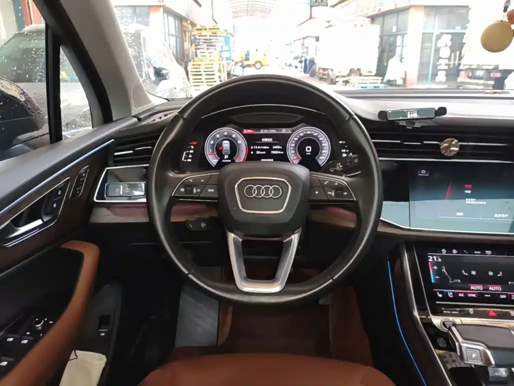Audi Q7 — миниатюра 11