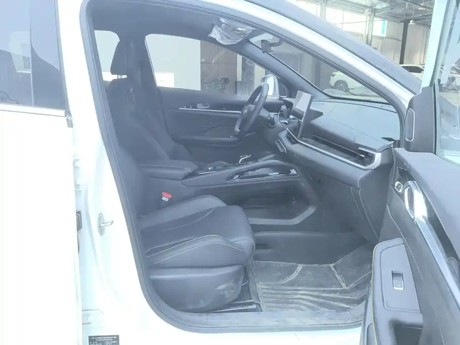 Geely Binyue — миниатюра 8