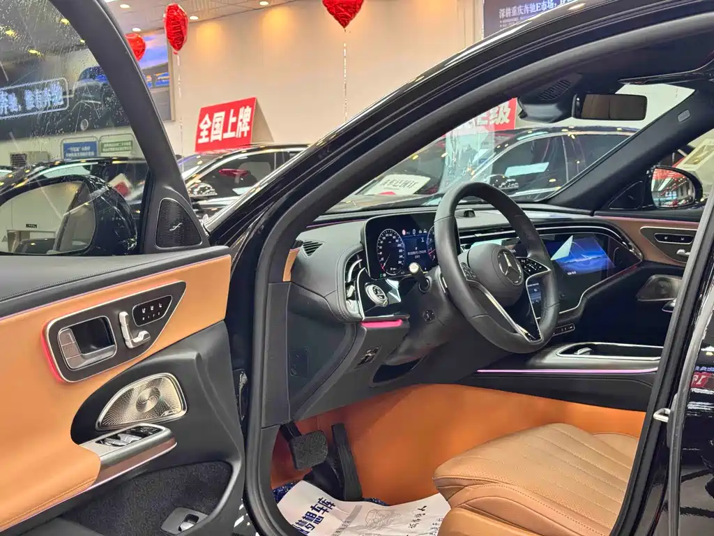 Mercedes-Benz E-Class — миниатюра 6