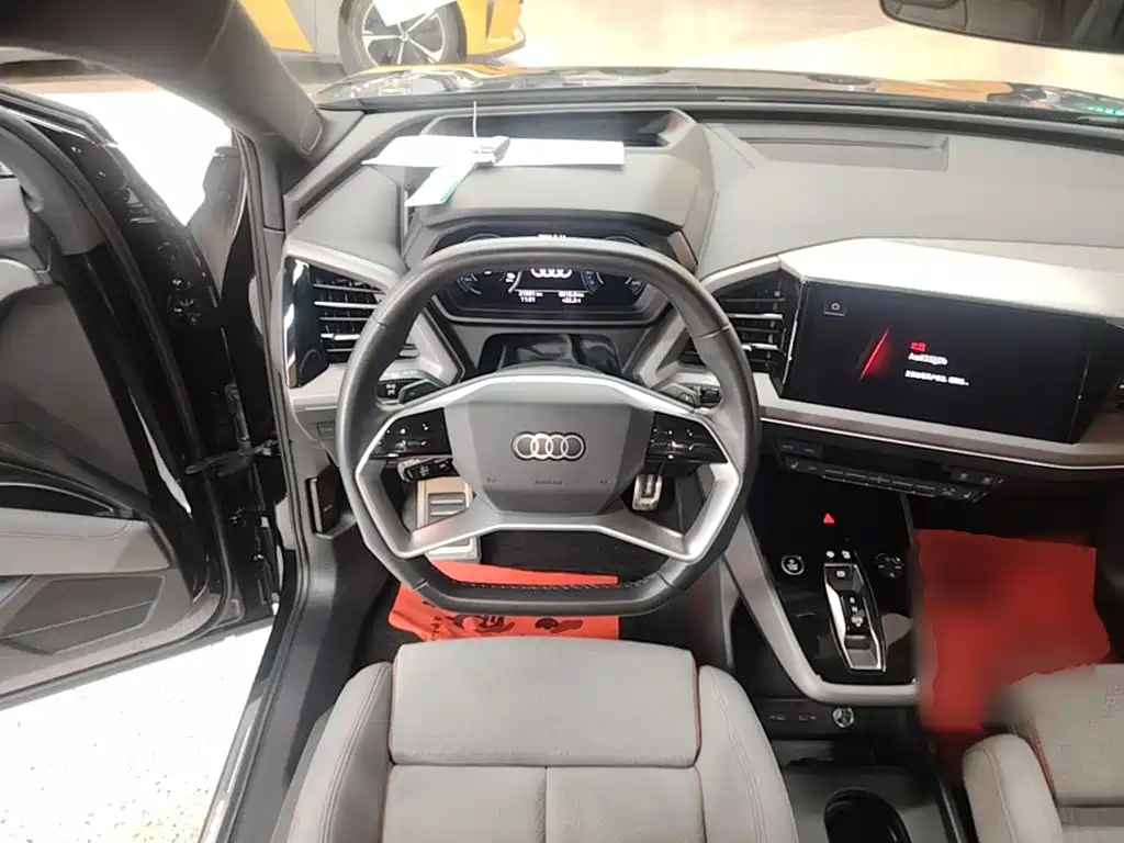 Audi Q5 e-tron — миниатюра 11