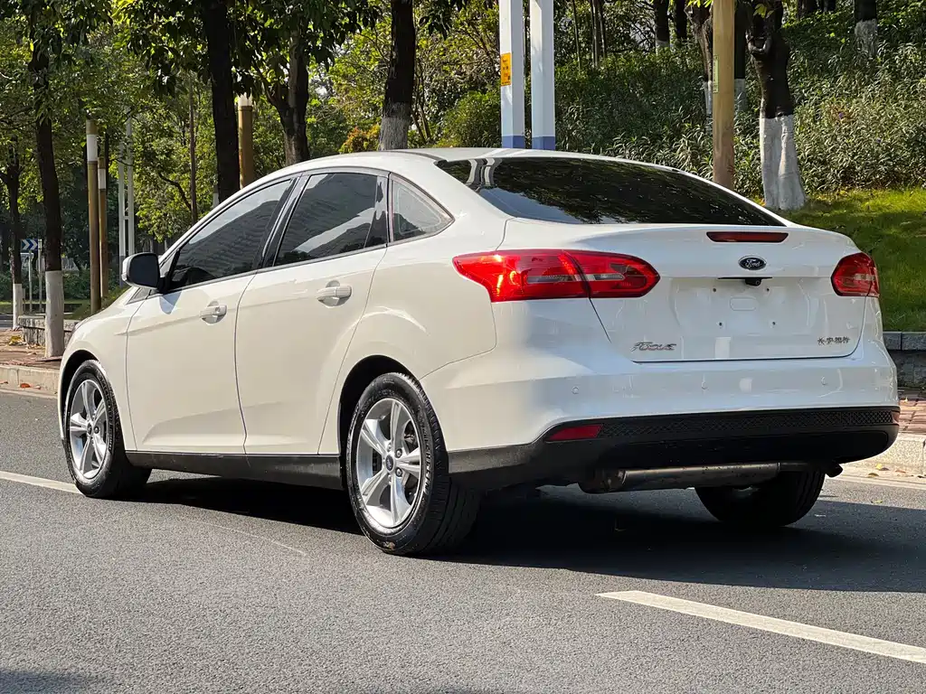 Ford Focus — миниатюра 5