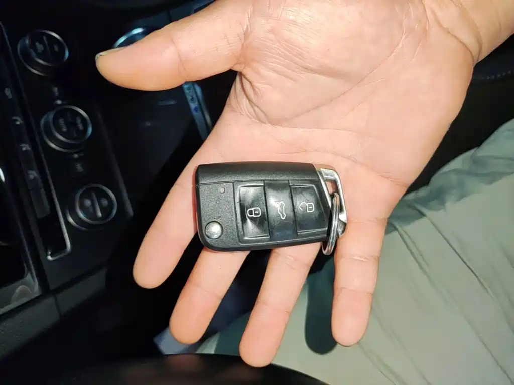 Volkswagen Golf ·