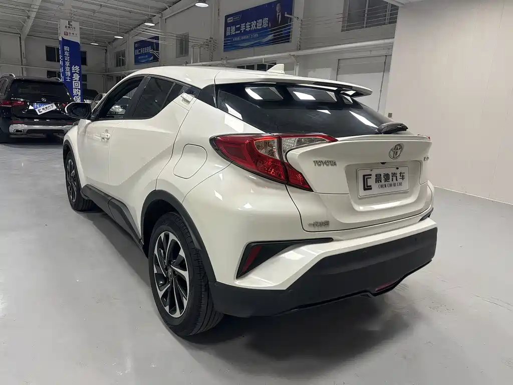 Toyota IZOA — миниатюра 6