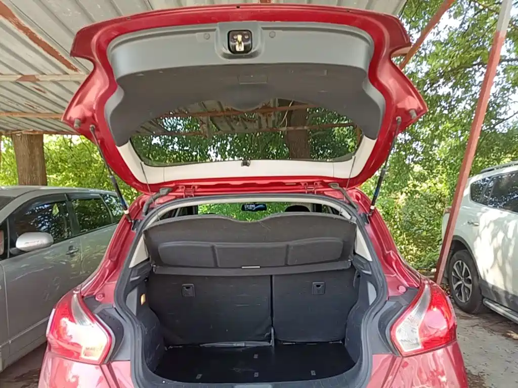 Nissan Tiida — миниатюра 19