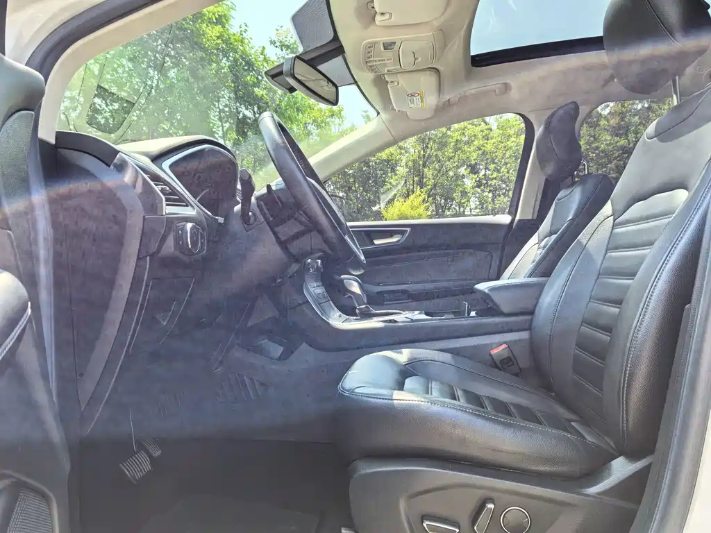 Ford Edge — миниатюра 10