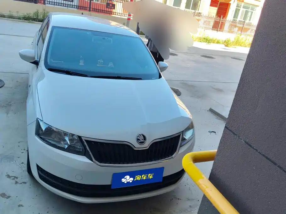 Skoda Rapid Spaceback — миниатюра 2