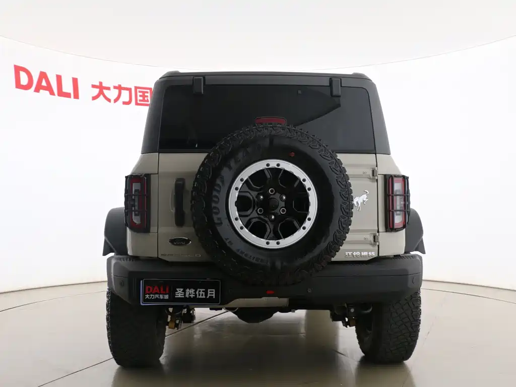 Ford Bronco — миниатюра 13