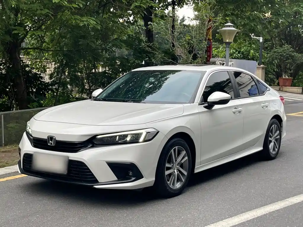 Honda Civic 2023 240TURBO CVT Dynamic Momentum Edition