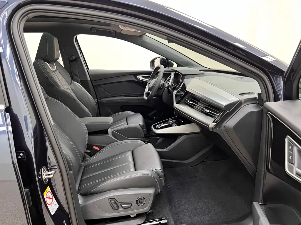 Audi Q4 e-tron — миниатюра 28