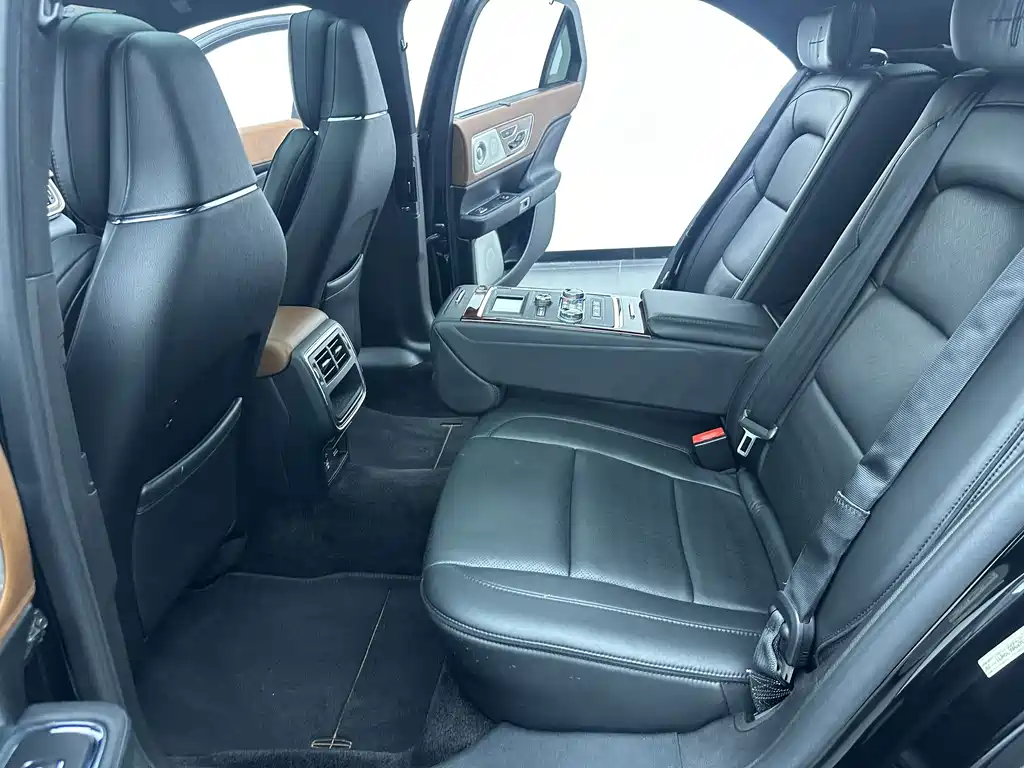 Lincoln Continental — миниатюра 13